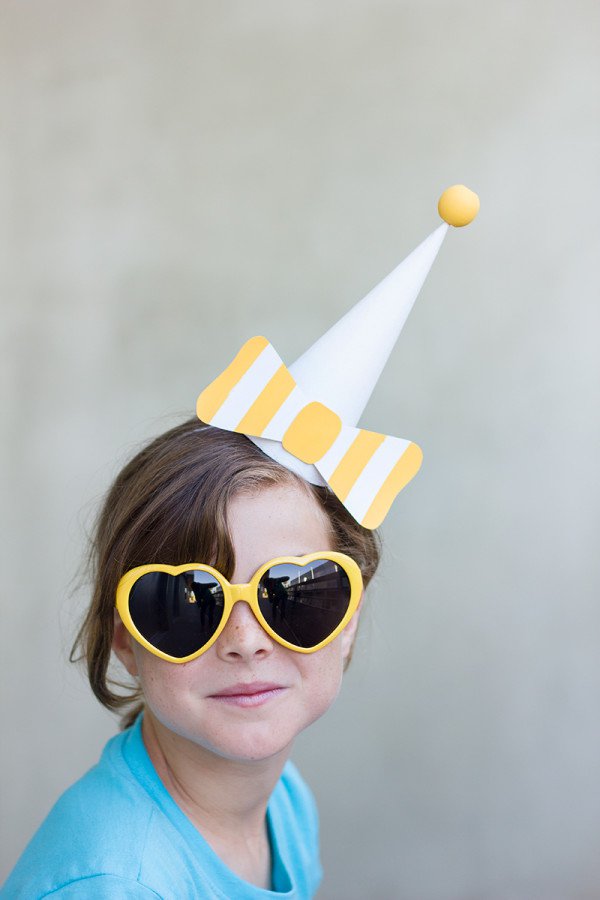 Paper bow party hats